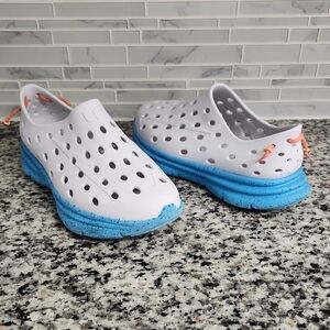 White & Pacific Blue Speckle Kane Revive Athletic Shoes sz 13 foam recovery